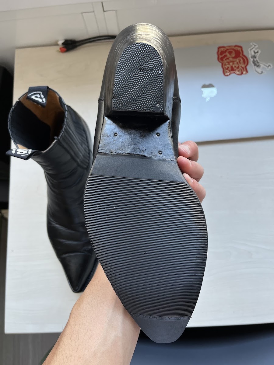 Semelle et talon d'une bottine travaillés à l'atelier